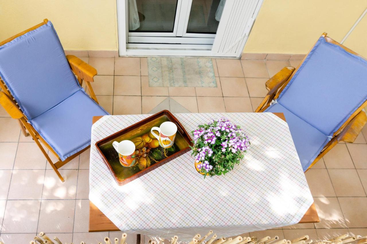 Irene Seafront Apartment Néoi Epivátai Esterno foto