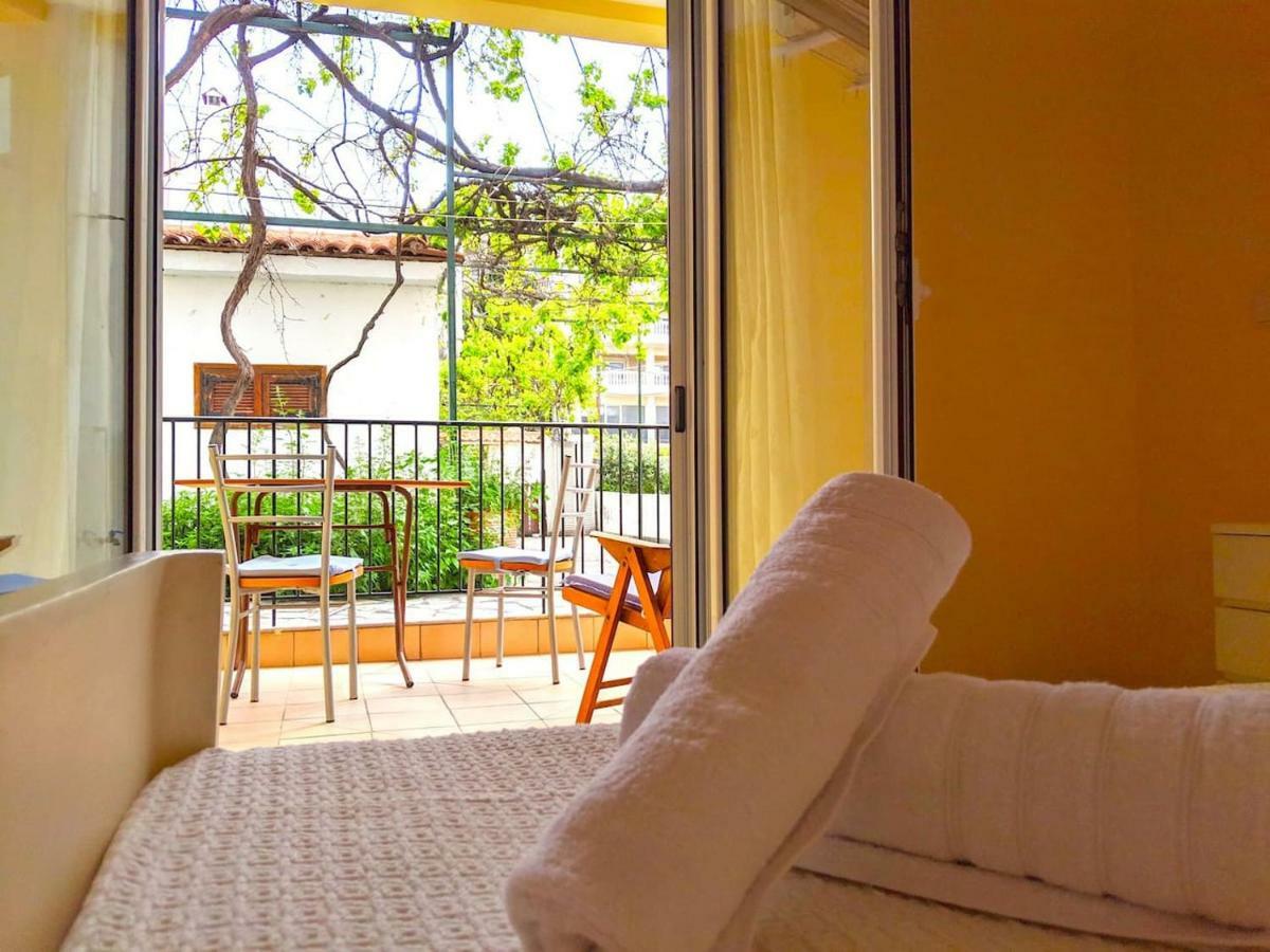 Irene Seafront Apartment Néoi Epivátai Esterno foto